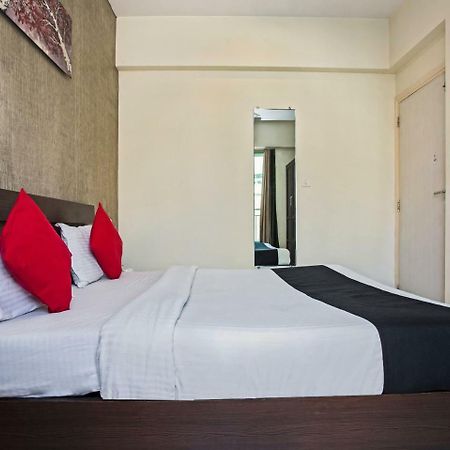 Hotel Iris Suites, Navi Mumbai Ngoại thất bức ảnh